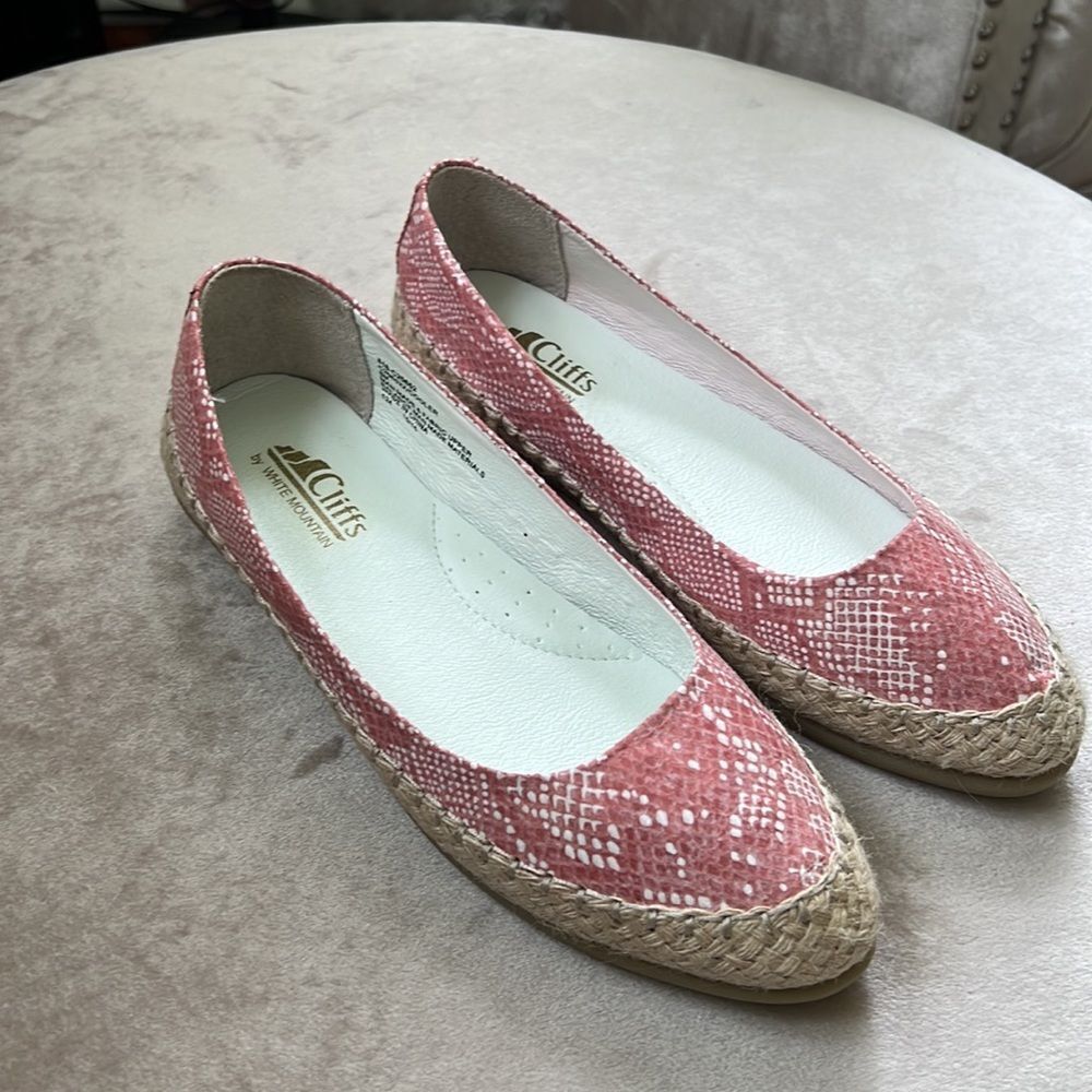 Super cute! Cliffs Sz 8 Pink Reptile Jute Trim Flats EUC!!